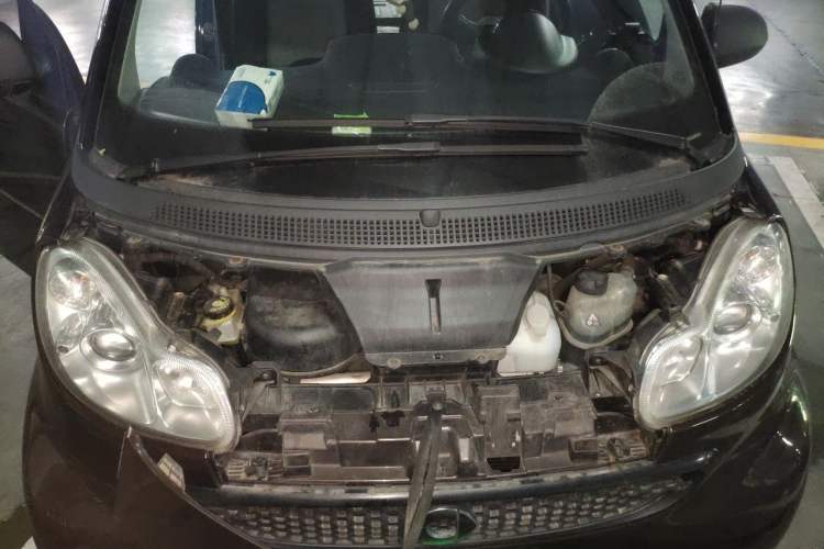 Used smart fortwo 2012 1.0 MHD Hardtop Standard Edition Engine Bay