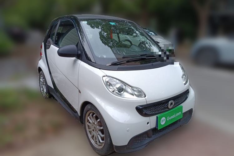 Used smart fortwo 2012 1.0 MHD Hardtop Standard Edition Front Right 45 Deg