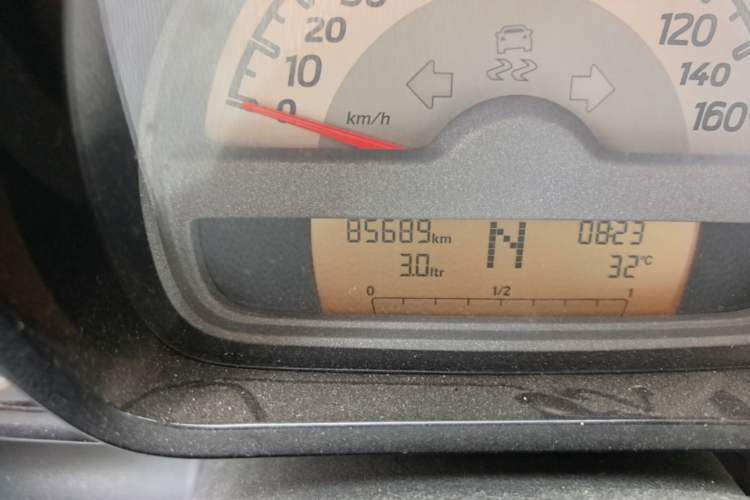 Used smart fortwo 2012 1.0 MHD Hardtop Standard Edition Odometer Close Up