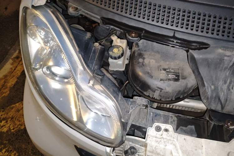 Used smart fortwo 2012 1.0 MHD Hardtop Standard Edition Engine Bay Right