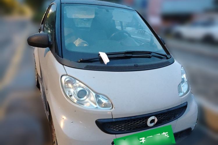 Used smart fortwo 2012 1.0 MHD Hardtop Standard Edition Front Right 45 Deg