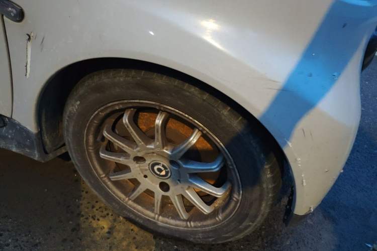 Used smart fortwo 2012 1.0 MHD Hardtop Standard Edition Right Front Wheel Hub
