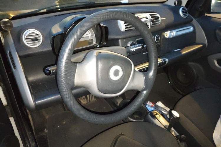 Used smart fortwo 2012 1.0 MHD Hardtop Standard Edition Steering Wheel