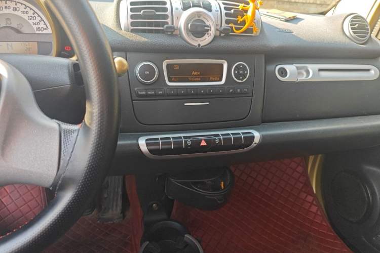 Used smart fortwo 2012 1.0 MHD Hardtop Comfort Edition Audio And AC Panel