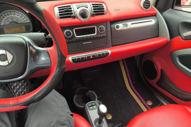 Used smart fortwo 2012 1.0 MHD Convertible Passion Edition Audio And AC Panel