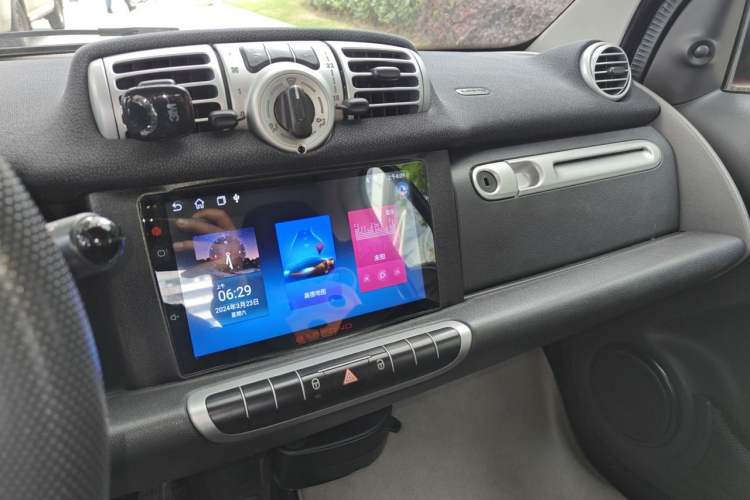 Used smart fortwo 2012 1.0 MHD Hardtop Standard Edition Audio And AC Panel