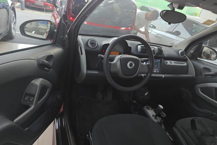 Used smart fortwo 2012 1.0 MHD Hardtop Standard Edition Center Console