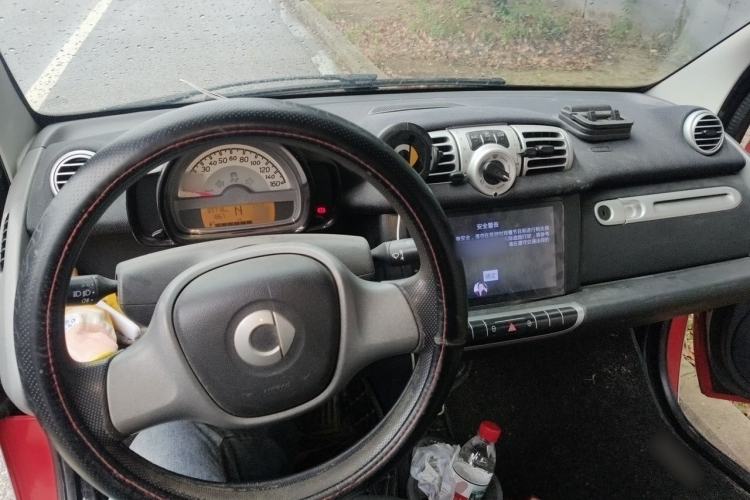 Used smart fortwo 2012 1.0 MHD Hardtop Standard Edition Center Console