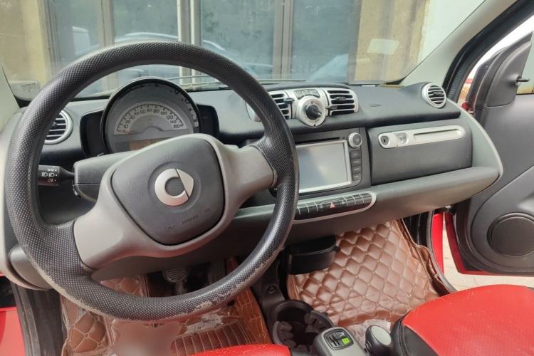 Used smart fortwo 2012 1.0 MHD Hardtop Standard Edition Center Console