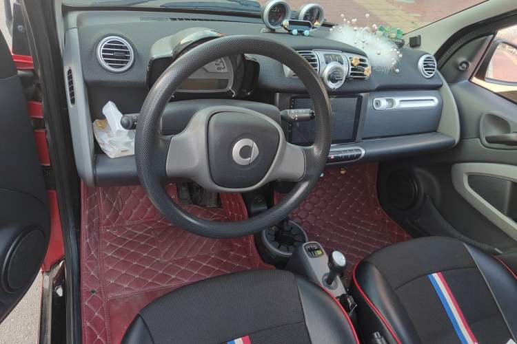Used smart fortwo 2012 1.0 MHD Hardtop Comfort Edition Center Console