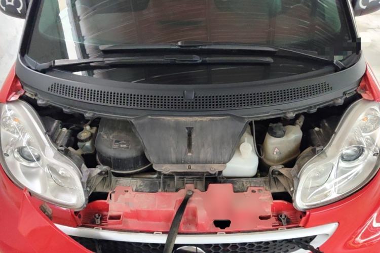 Used smart fortwo 2012 1.0 MHD Convertible Passion Edition Engine Bay