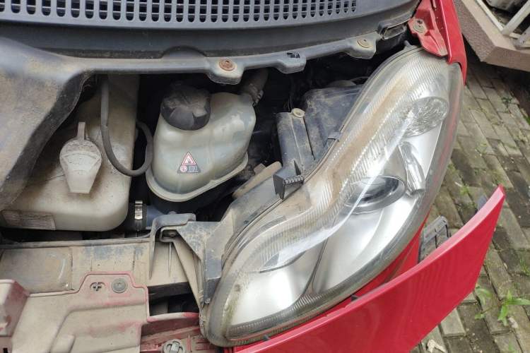 Used smart fortwo 2012 1.0 MHD Hardtop Comfort Edition Engine Bay Left