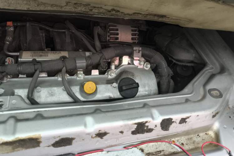 Used smart fortwo 2012 1.0 MHD Convertible Passion Edition Engine Bay Left