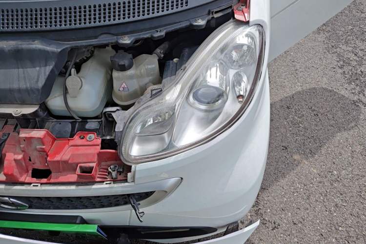 Used smart fortwo 2012 1.0 MHD Hardtop Passion Edition Engine Bay Left