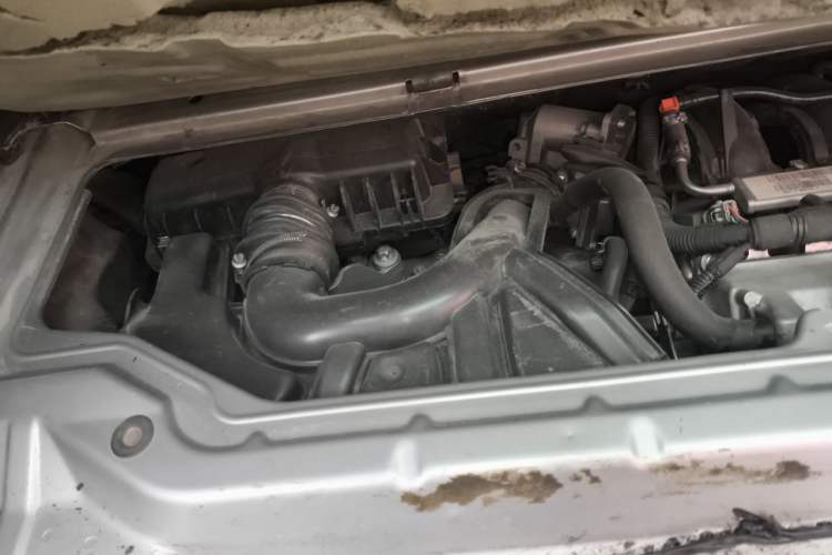 Used smart fortwo 2012 1.0 MHD Convertible Passion Edition Engine Bay Right