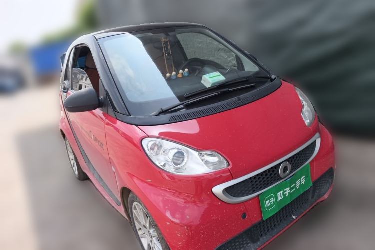 Used smart fortwo 2012 1.0 MHD Hardtop Comfort Edition Front Right 45 Deg