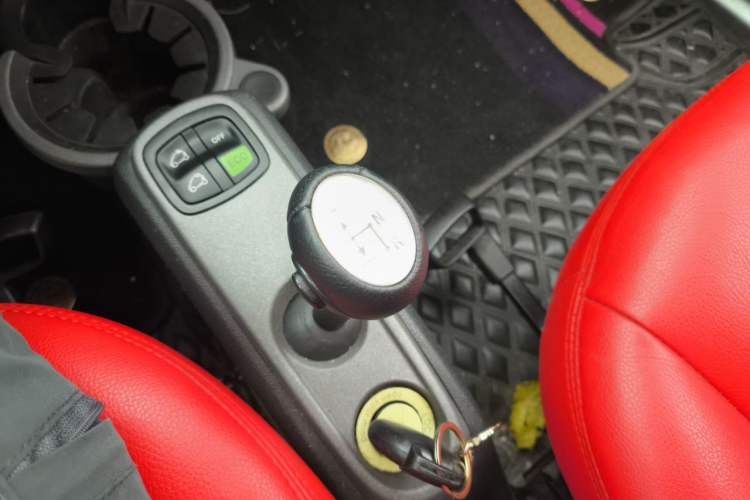 Used smart fortwo 2012 1.0 MHD Convertible Passion Edition Gear Lever