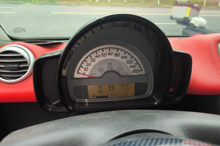 Used smart fortwo 2012 1.0 MHD Convertible Passion Edition Instrument Cluster