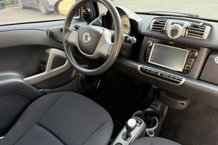Used smart fortwo 2012 1.0 MHD Hardtop Standard Edition Interior 1
