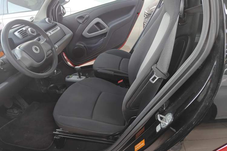 Used smart fortwo 2012 1.0 MHD Hardtop Standard Edition Left Front Seat