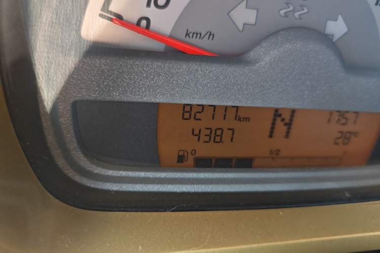 Used smart fortwo 2012 1.0 MHD Hardtop Comfort Edition Odometer Close Up