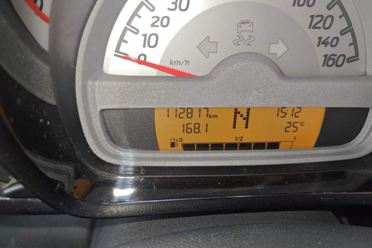 Used smart fortwo 2012 1.0 MHD Hardtop Standard Edition Odometer Close Up