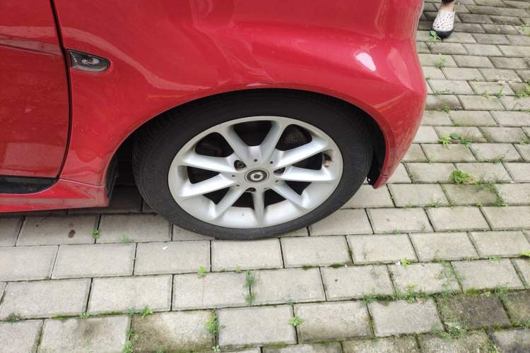 Used smart fortwo 2012 1.0 MHD Hardtop Comfort Edition Right Front Wheel Hub