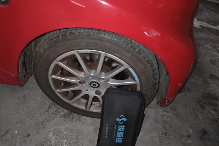 Used smart fortwo 2012 1.0 MHD Hardtop Standard Edition Right Front Wheel Hub