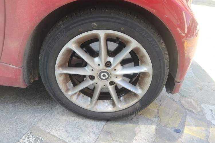 Used smart fortwo 2012 1.0 MHD Hardtop Passion Edition Right Front Wheel Hub