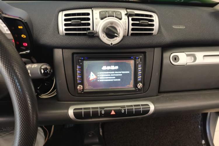 Used smart fortwo 2012 1.0 MHD Hardtop Standard Edition Audio And AC Panel
