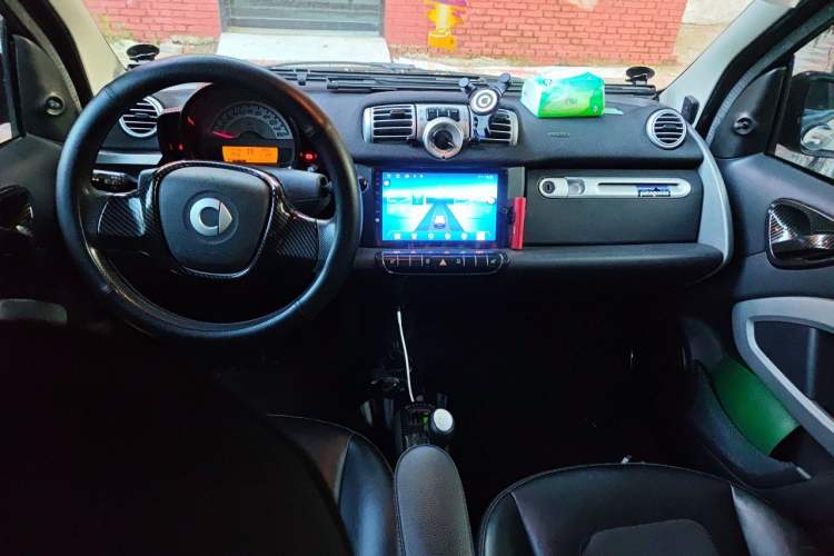 Used smart fortwo 2012 1.0 MHD Hardtop Comfort Edition Center Console