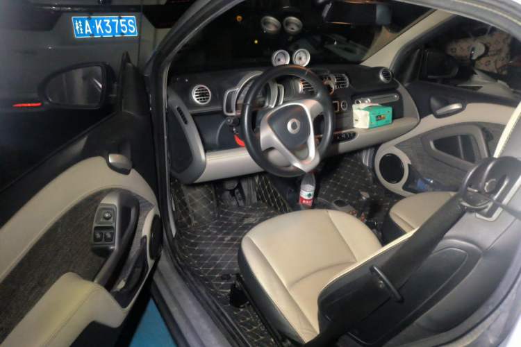 Used smart fortwo 2012 1.0T Flowing Gray Special Edition Driver Seat