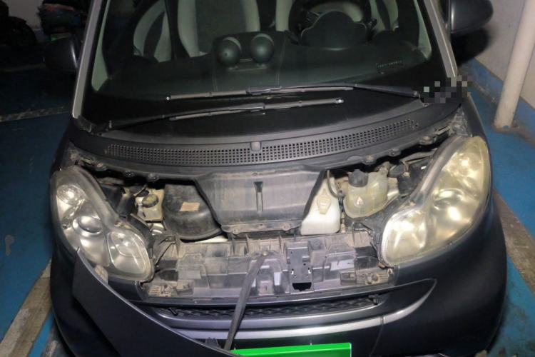 Used smart fortwo 2012 1.0T Flowing Gray Special Edition Engine Bay