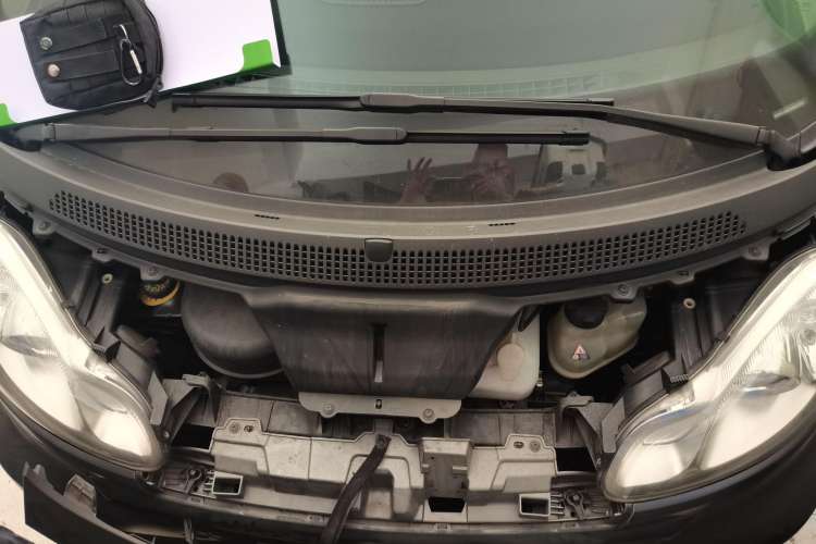 Used smart fortwo 2012 1.0 MHD Hardtop Standard Edition Engine Bay