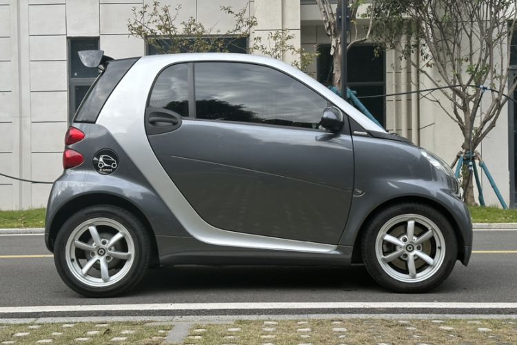 Used smart fortwo 2012 1.0T Flowing Gray Special Edition Exterior 6
