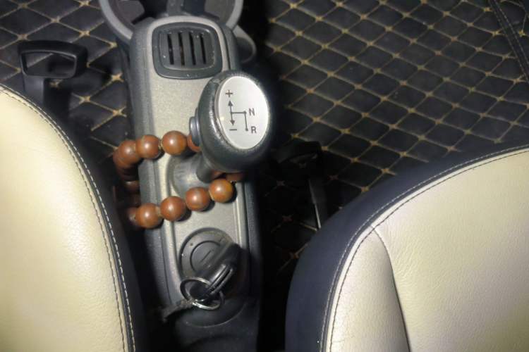 Used smart fortwo 2012 1.0T Flowing Gray Special Edition Gear Lever