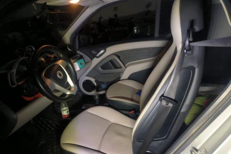 Used smart fortwo 2012 1.0T Flowing Gray Special Edition Left Front Seat