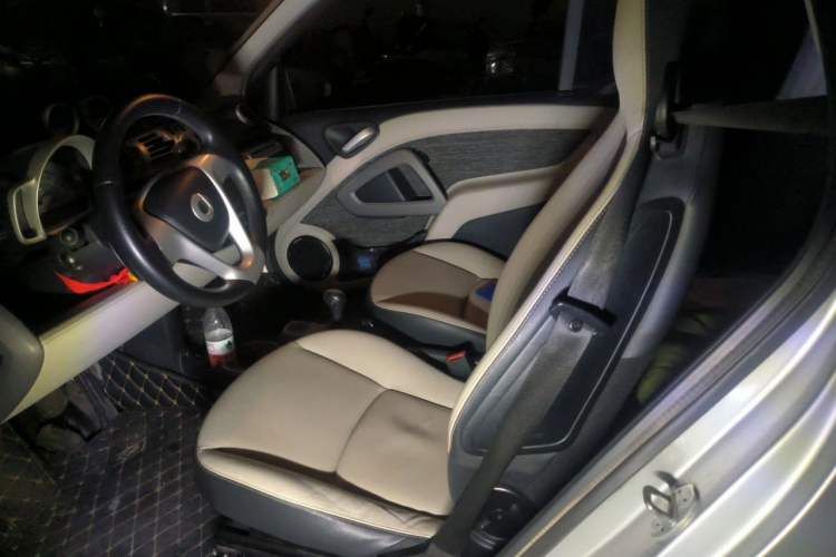 Used smart fortwo 2012 1.0T Flowing Gray Special Edition Left Rear Seat