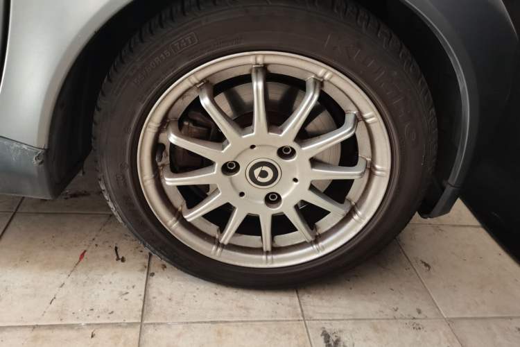 Used smart fortwo 2012 1.0 MHD Hardtop Standard Edition Right Front Wheel Hub