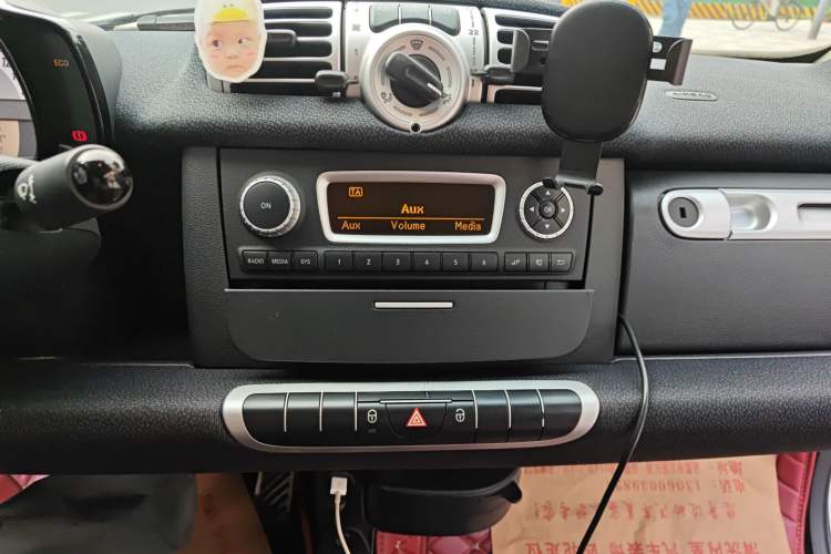 Used smart fortwo 2012 1.0 MHD Convertible Passion Edition Audio And AC Panel