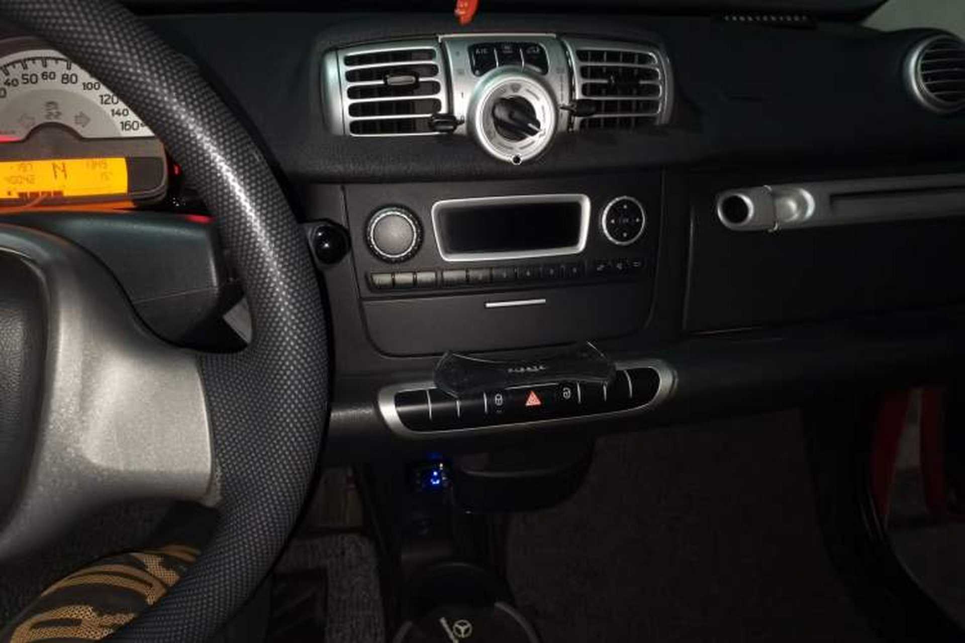 Used smart fortwo 2012 1.0 MHD Hardtop Standard Edition Audio And AC Panel