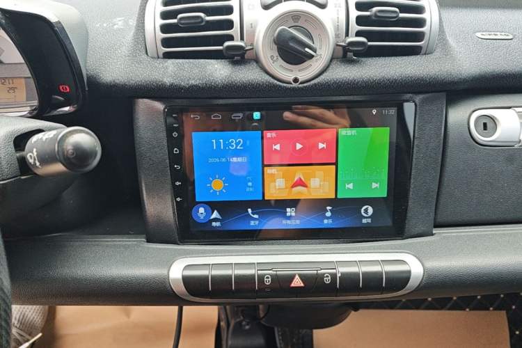 Used smart fortwo 2012 1.0 MHD Hardtop Standard Edition Audio And AC Panel