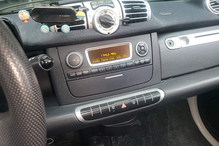 Used smart fortwo 2012 1.0 MHD Hardtop Comfort Edition Audio And AC Panel