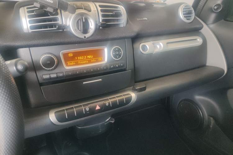 Used smart fortwo 2012 1.0 MHD Hardtop Comfort Edition Audio And AC Panel