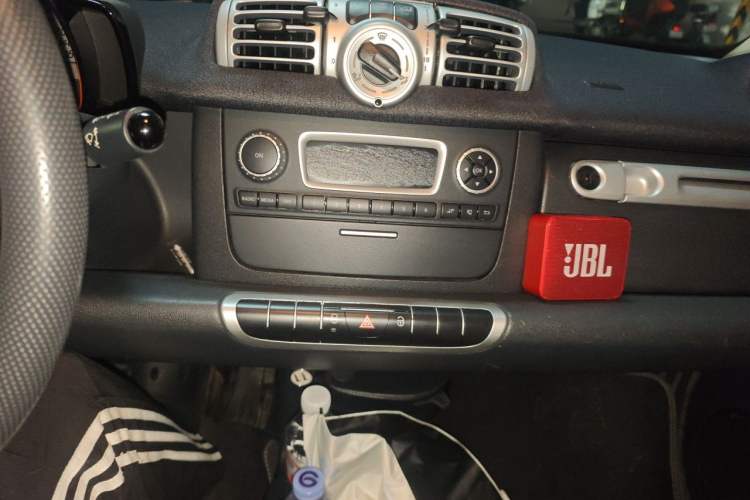 Used smart fortwo 2012 1.0 MHD Hardtop Standard Edition Audio And AC Panel