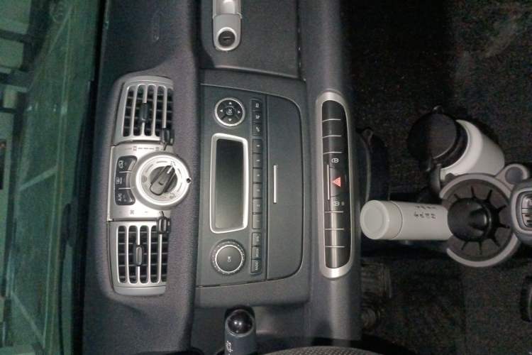 Used smart fortwo 2012 1.0 MHD Hardtop Standard Edition Audio And AC Panel