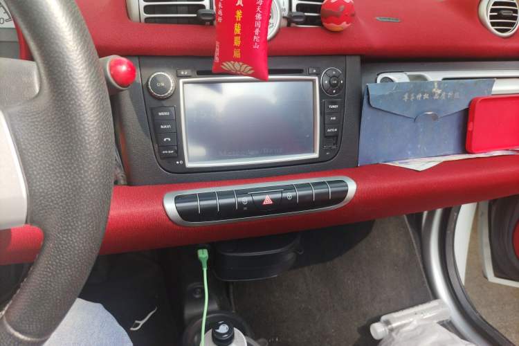 Used smart fortwo 2012 1.0 MHD Convertible Passion Edition Audio And AC Panel