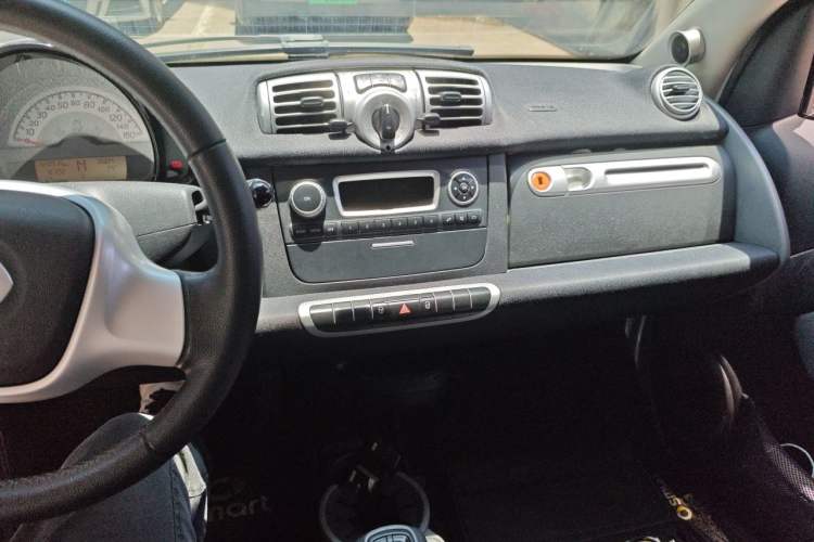 Used smart fortwo 2012 1.0 MHD Convertible Passion Edition Audio And AC Panel