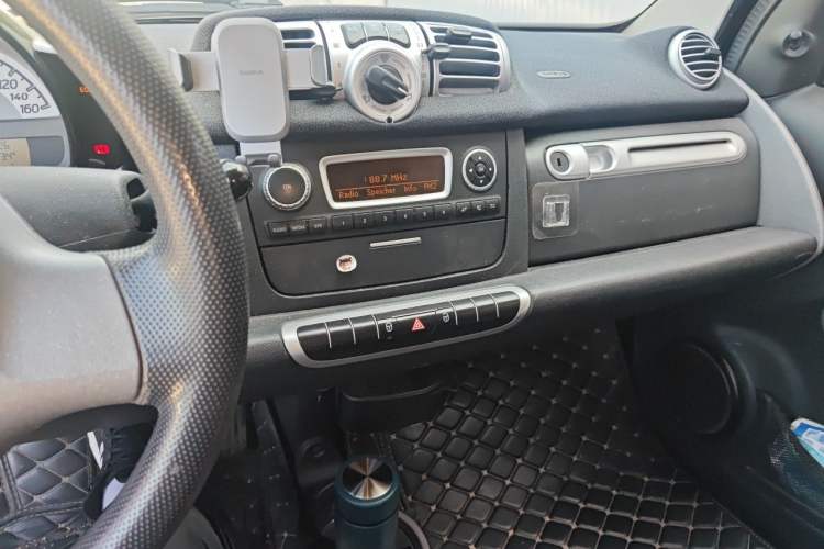Used smart fortwo 2012 1.0 MHD Hardtop Standard Edition Audio And AC Panel