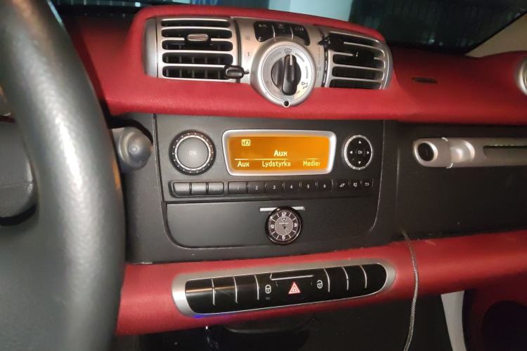 Used smart fortwo 2012 1.0 MHD Convertible Passion Edition Audio And AC Panel